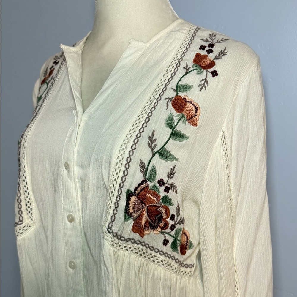 Angie Cream Blouse with Floral Embroidery FLAWED - Picture 4 of 8